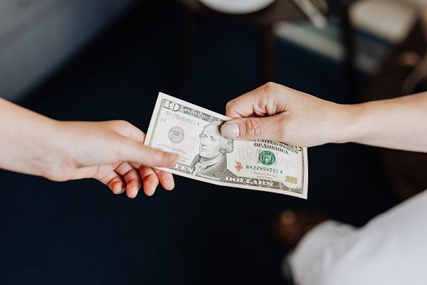 信用卡逾期利息和违约金怎么算的