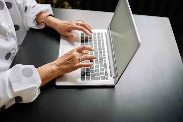 交通信用卡停息挂账条件是什么？ 停息挂账是什么意思？
