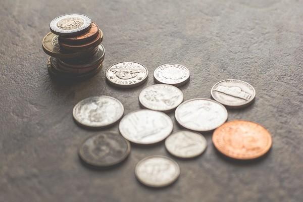 光大逾期十天还了会降额吗，信用卡10万逾期一年利息多少
