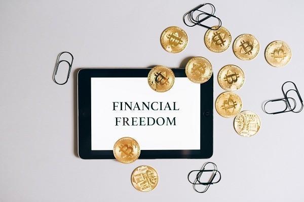 信用卡逾期不接银行电话会起诉吗，起诉我了会怎么样
