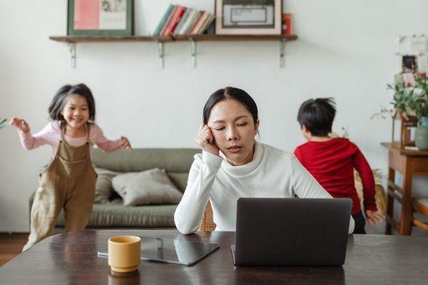 工商银行无故发信用卡欠费怎么还，欠工商银行信用卡名下银行卡会被强制扣款吗